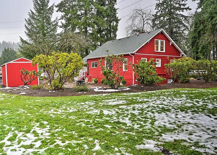 2-Acre Farmhouse In Redmond W/ Deck & Grill!