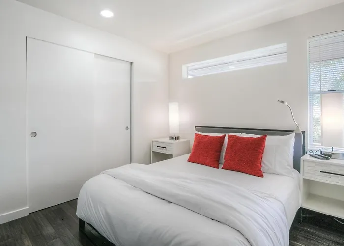 Moon River Suites #4