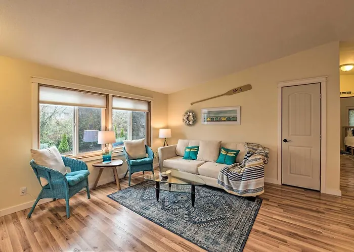 Cute Cottage W/ Deck Walk 115 Ft To Brewery & Cafe